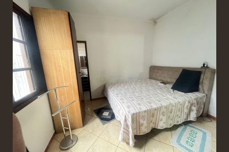 Casa à venda com 3 quartos, 220m² em Vila Vitória, Santo André