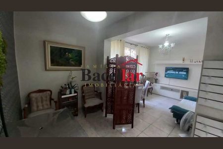 Casa à venda com 3 quartos, 240m² em Vila Isabel, Rio de Janeiro