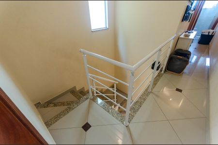 Escada de casa à venda com 3 quartos, 150m² em Piqueri, São Paulo