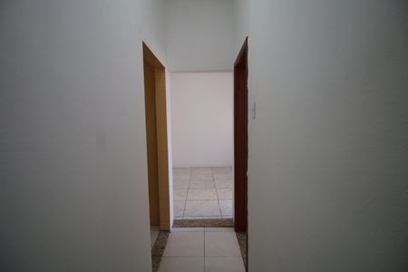 Corredor de apartamento à venda com 2 quartos, 80m² em Olaria, Rio de Janeiro