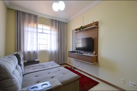 Sala de estar de apartamento à venda com 3 quartos, 90m² em Cidade Nova, Belo Horizonte