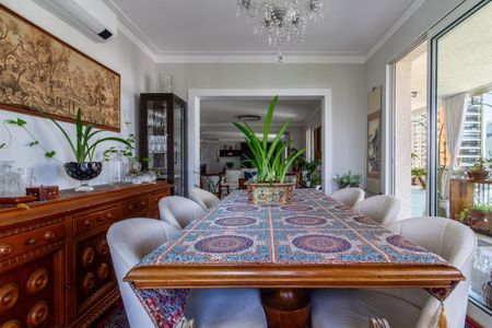 Apartamento à venda com 3 quartos, 260m² em Jardim Fonte do Morumbi, São Paulo