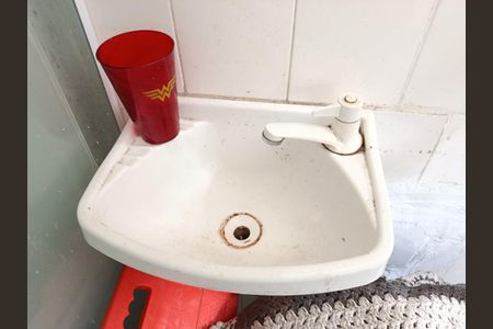 Banheiro de kitnet/studio à venda com 1 quarto, 29m² em Pinheiros, São Paulo