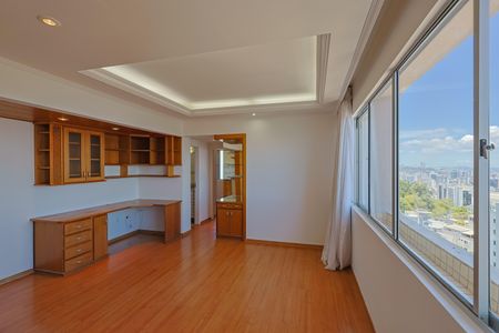 Sala de apartamento à venda com 2 quartos, 68m² em Serra, Belo Horizonte