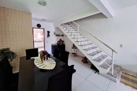 Sala de casa à venda com 3 quartos, 360m² em Itaipu, Niterói