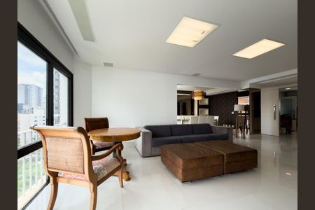 Apartamento à venda com 3 quartos, 177m² em Indianópolis, São Paulo