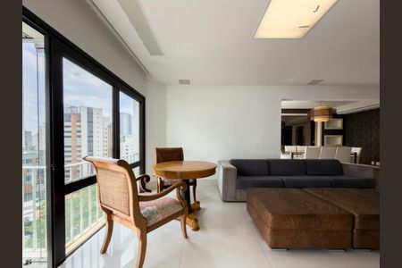 Apartamento à venda com 3 quartos, 177m² em Indianópolis, São Paulo