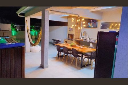 Casa à venda com 3 quartos, 210m² em Vargem Grande, Rio de Janeiro