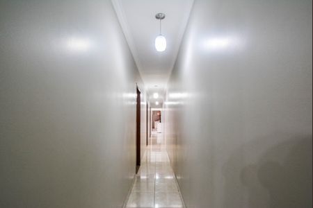 Corredor de casa para alugar com 3 quartos, 159m² em Vila Camilópolis, Santo André