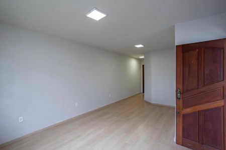 Sala de casa à venda com 4 quartos, 210m² em Castelo, Belo Horizonte