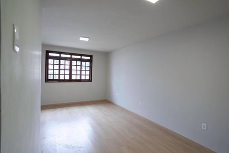 Sala de casa à venda com 4 quartos, 210m² em Castelo, Belo Horizonte