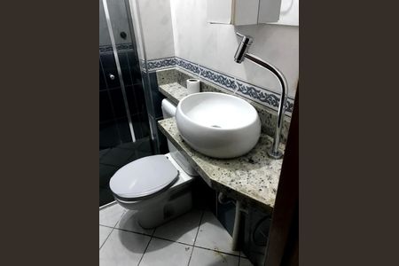 Banheiro de apartamento à venda com 2 quartos, 49m² em Jardim Antartica, São Paulo