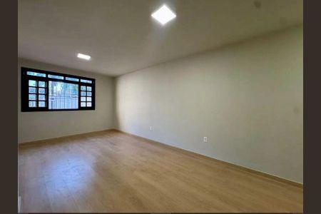quarto  de casa à venda com 4 quartos, 210m² em Castelo, Belo Horizonte