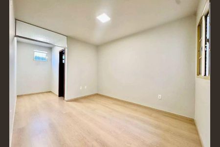 quarto  de casa à venda com 4 quartos, 210m² em Castelo, Belo Horizonte