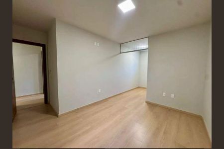 quarto  de casa à venda com 4 quartos, 210m² em Castelo, Belo Horizonte