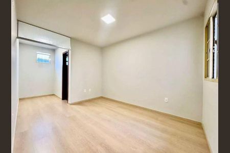 quarto  de casa à venda com 4 quartos, 210m² em Castelo, Belo Horizonte
