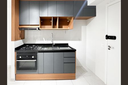 Cozinha  de apartamento para alugar com 1 quarto, 28m² em Vila Romana, São Paulo