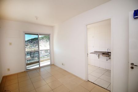 Sala de apartamento à venda com 2 quartos, 60m² em Vicente de Carvalho, Rio de Janeiro