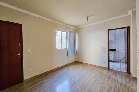 Sala de apartamento para alugar com 2 quartos, 40m² em Silveira, Belo Horizonte