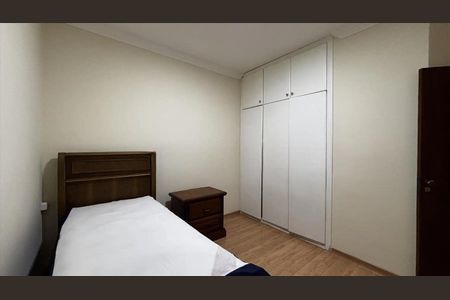 Quarto de apartamento para alugar com 3 quartos, 95m² em Buritis, Belo Horizonte
