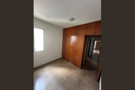 Quarto de apartamento para alugar com 3 quartos, 100m² em Buritis, Belo Horizonte
