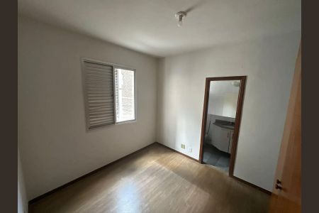 Quarto de apartamento para alugar com 3 quartos, 100m² em Buritis, Belo Horizonte