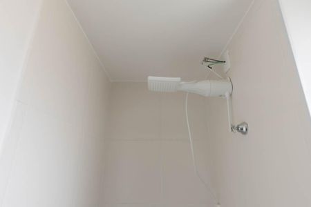 Banheiro de kitnet/studio para alugar com 1 quarto, 21m² em Campos Elíseos, São Paulo