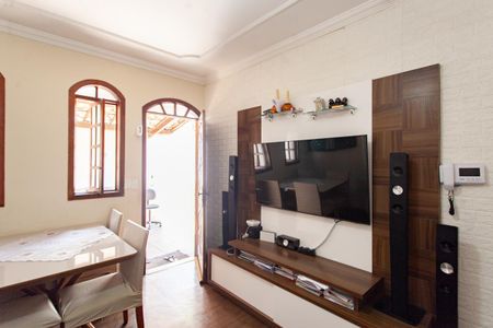 Sala de casa à venda com 2 quartos, 114m² em Santa Monica, Belo Horizonte