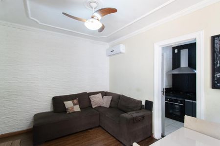 Sala de casa à venda com 2 quartos, 114m² em Santa Monica, Belo Horizonte