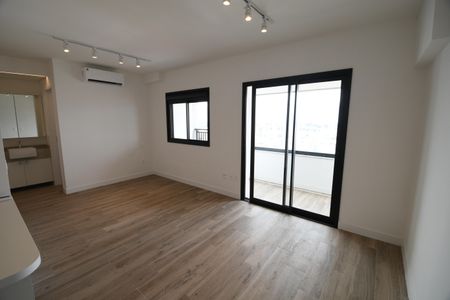 Quarto / Sala de apartamento para alugar com 1 quarto, 57m² em Centro, Campinas