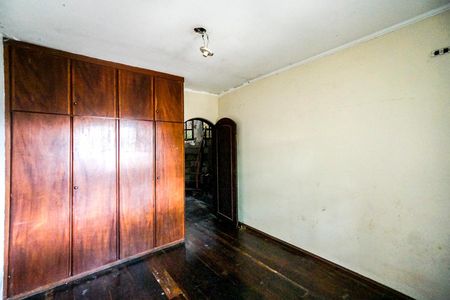 Quarto 01 de casa à venda com 4 quartos, 600m² em Penha de França, São Paulo
