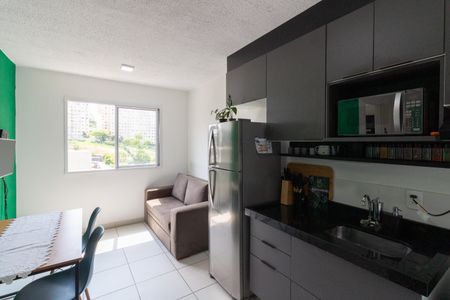 Sala - Cozinha de apartamento para alugar com 2 quartos, 32m² em Jardim Celeste, São Paulo