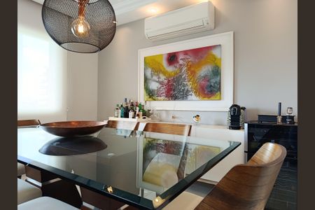 Sala de apartamento à venda com 3 quartos, 144m² em Vila Madalena, São Paulo