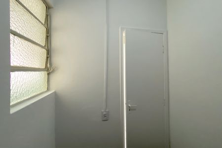 Apartamento para alugar com 100m², 2 quartos e sem vaga Apartamento para alugar com 100m², 2 quartos e sem vagaBanheiro de serviço