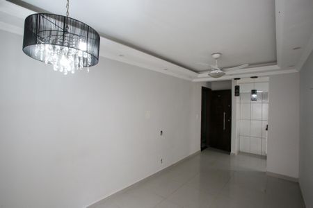 Sala de apartamento para alugar com 2 quartos, 52m² em Taquara, Rio de Janeiro