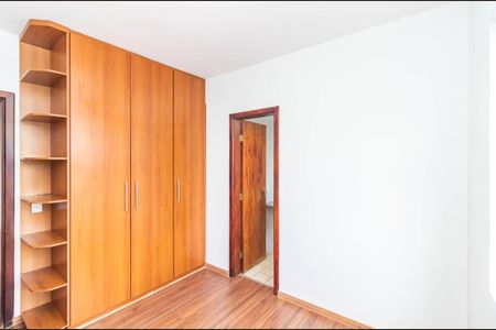 Apartamento à venda com 2 quartos, 60m² em Horto, Belo Horizonte