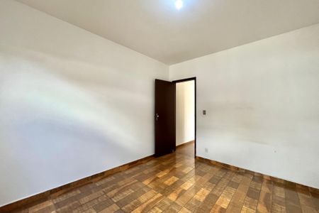 Quarto de casa à venda com 1 quarto, 40m² em Jardim Itacolomi, São Paulo