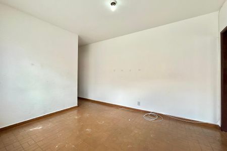 Sala  de casa à venda com 1 quarto, 40m² em Jardim Itacolomi, São Paulo