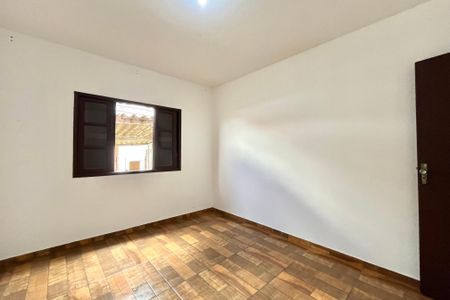 Quarto de casa à venda com 1 quarto, 40m² em Jardim Itacolomi, São Paulo