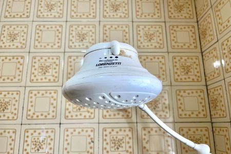 Banheiro de casa à venda com 1 quarto, 40m² em Jardim Itacolomi, São Paulo