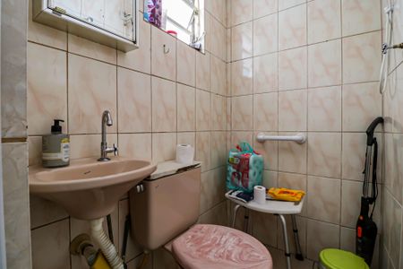 Banheiro  de casa à venda com 3 quartos, 100m² em Jaguaré, São Paulo