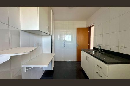 Apartamento para alugar com 65m², 2 quartos e 1 vaga Apartamento para alugar com 65m², 2 quartos e 1 vagaCozinha
