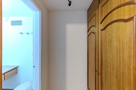 Corredor de apartamento para alugar com 3 quartos, 304m² em Higienópolis, São Paulo