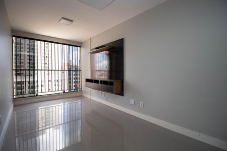 Sala de apartamento para alugar com 3 quartos, 59m² em Cnb 7, Brasília