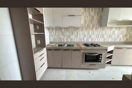 Cozinha de apartamento para alugar com 2 quartos, 84m² em Santa Monica, Belo Horizonte
