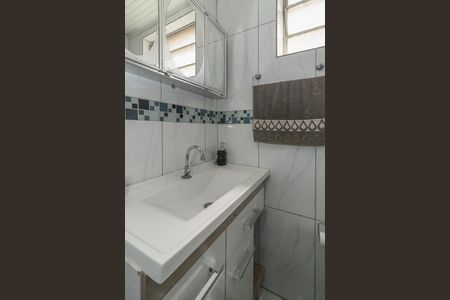 Banheiro de apartamento à venda com 1 quarto, 42m² em Jardim Dona Leopoldina, Porto Alegre