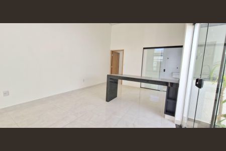 Casa à venda com 3 quartos, 298m² em Lundcéia, Lagoa Santa