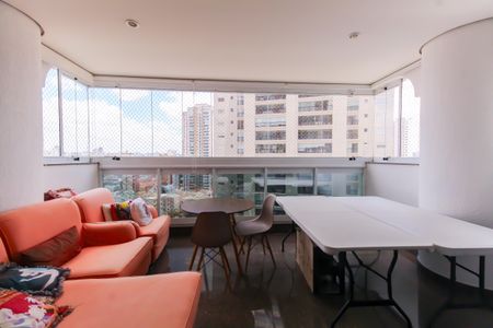 Varanda de apartamento à venda com 4 quartos, 225m² em Vila Regente Feijó, São Paulo