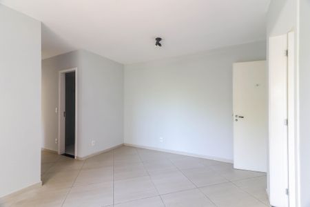 Sala de apartamento à venda com 2 quartos, 60m² em Jardim das Vertentes, São Paulo