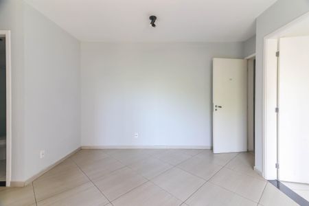 Sala de apartamento à venda com 2 quartos, 60m² em Jardim das Vertentes, São Paulo